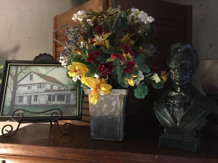 Holy Days in the Apple Pi Inn: Lincoln and Lilacs
